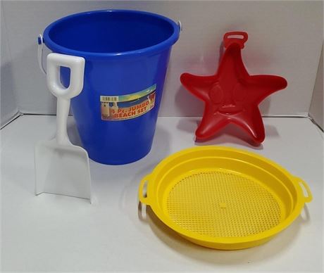 4 Pc Beach Toy Set, Bucket, Shovel, Sand sifter and Sand Mold