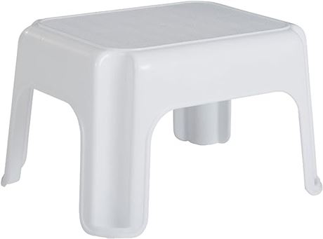 Rubbermaid Roughneck Step Stool, White
