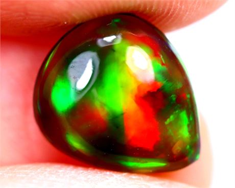 1.58 ct Ethiopian Black Welo Opal Gemstone ( $4,500 Appraisal )