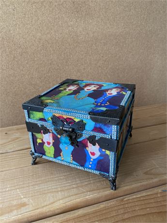 One of a kind curious box